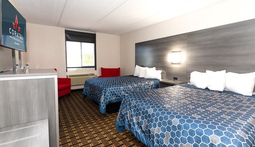 Chambre Deluxe, 2 grands lits, non-fumeurs, réfrigérateur et four à micro-ondes