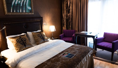 Moderate Room, 1 Double Bed (Located close to the elevator)