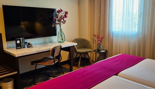 Chambre Double Familiale (2 adults + 1 child)