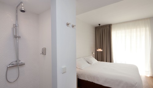 Chambre Double pour 1 personne, vue partielle sur la mer