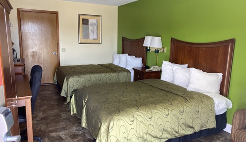 Chambre Double Standard, 2 lits doubles, accessible aux personnes à mobilité réduite, non-fumeurs