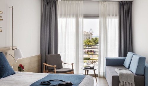 Chambre Triple Premium, vue piscine ( 3 adults)