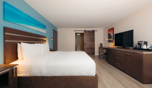 Chambre, 1 très grand lit