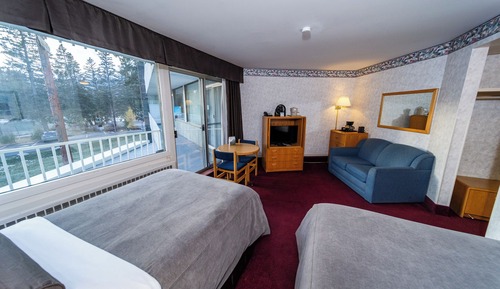 Chambre, 2 lits doubles, vue fleuve