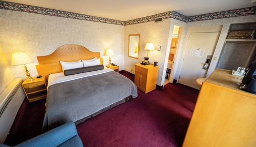Chambre Standard, 1 très grand lit et 1 canapé-lit