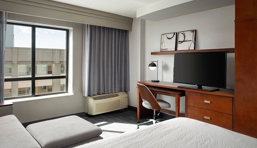 Chambre, 1 très grand lit et 1 canapé-lit, non-fumeurs, vue ville