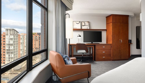 Chambre Deluxe, 1 très grand lit, non-fumeurs, vue ville (Corner)