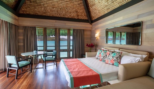 Villa Deluxe, 1 très grand lit et 1 canapé-lit, sur l'eau