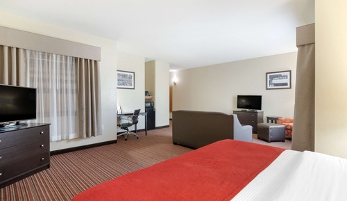 Suite, 1 très grand lit, accessible aux personnes à mobilité réduite, baignoire (with Sofabed)