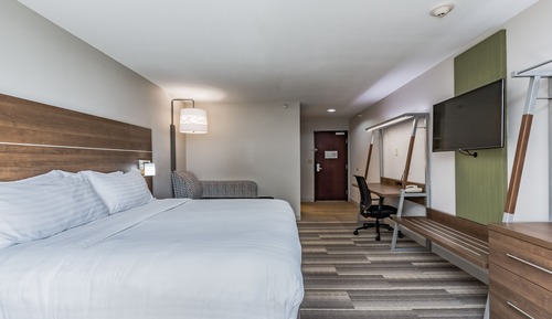 Chambre Standard, 1 très grand lit, baignoire accessible aux personnes à mobilité réduite