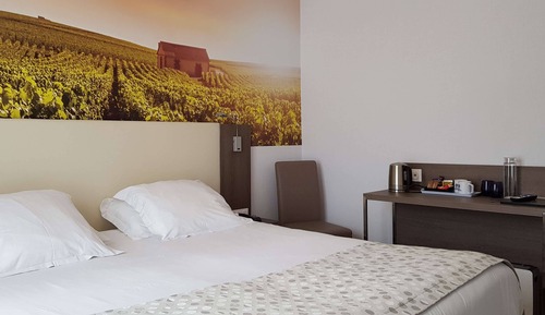 Chambre Classique, 1 grand lit, non-fumeurs, vue jardin