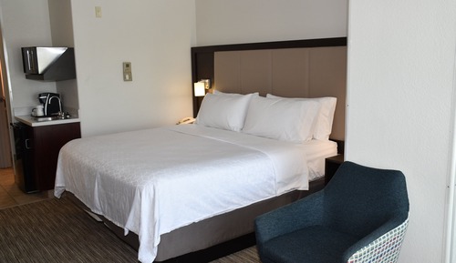 Chambre Standard, 1 très grand lit, accessible aux personnes à mobilité réduite (Roll-In Shower)