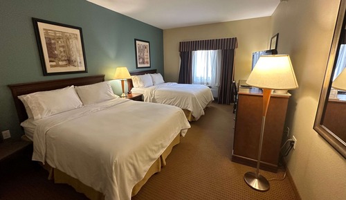 Chambre, 2 grands lits, accessible aux personnes à mobilité réduite (Mobility, Roll-in Shower)