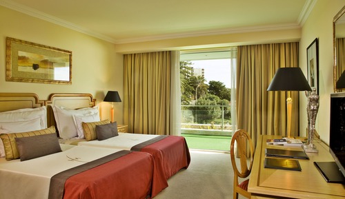 Chambre Supérieure Double ou avec lits jumeaux, balcon, vue jardin