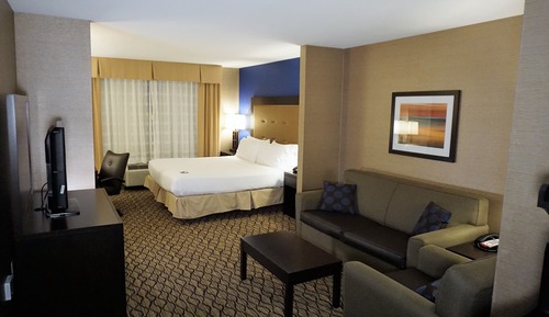 Suite, 1 très grand lit et 1 canapé-lit
