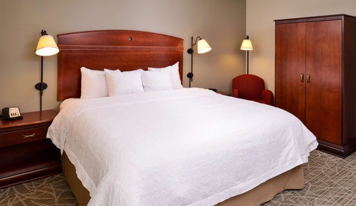 Chambre, 1 très grand lit, non-fumeurs