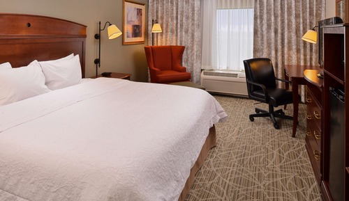 Chambre, 1 très grand lit, accessible aux personnes à mobilité réduite
