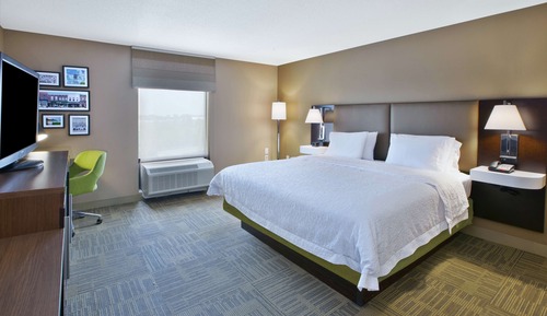 Chambre, 1 très grand lit, accessible aux personnes à mobilité réduite