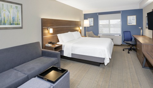 Suite, 1 très grand lit et 1 canapé-lit