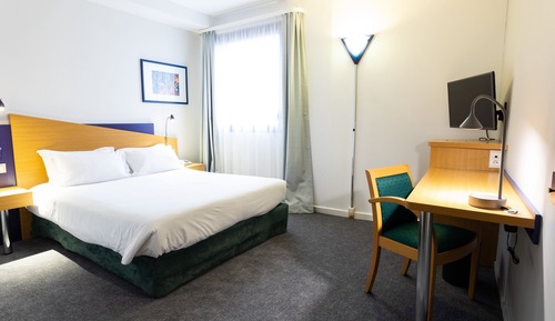 Chambre Standard, 1 grand lit, fumeurs, rez-de-chaussée (Terrace Access)