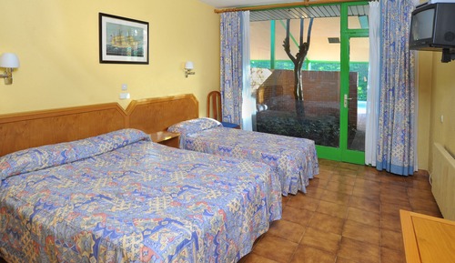 Chambre Triple (2+1)