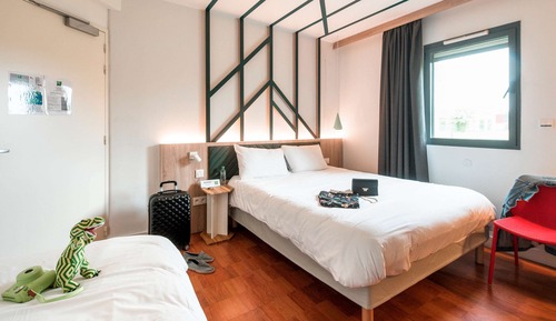 Chambre Supérieure, 1 lit double et 1 canapé-lit