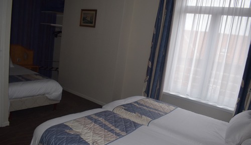 Chambre Triple, vue ville