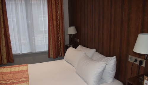 Chambre Double, vue ville
