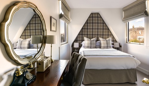 Chambre Supérieure (located at 4 West Coates)