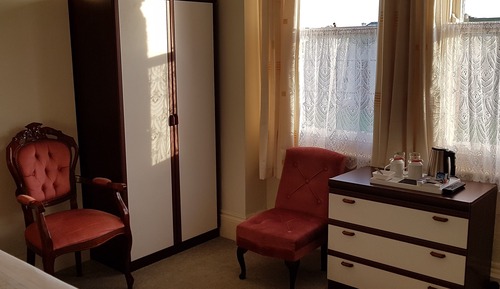 Chambre Double, salle de bains privée