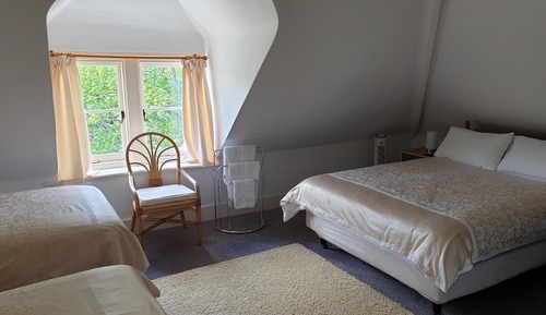 Suite, salle de bains commune (2 Adults & 2 Children)