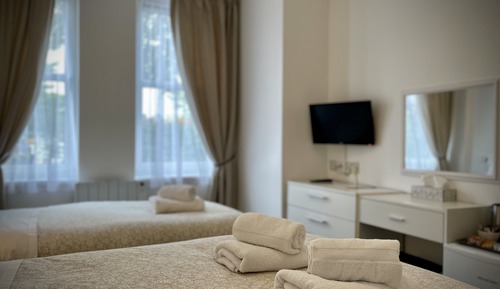 Chambre Triple, salle de bains attenante