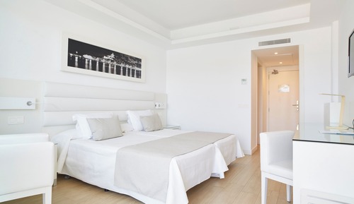 Chambre Double Standard, balcon (with child)