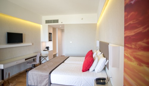 Chambre, 2 lits une place, accessible aux personnes à mobilité réduite, non-fumeurs (Garden View)