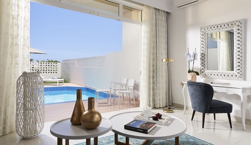 Villa, piscine privée, en front de plage