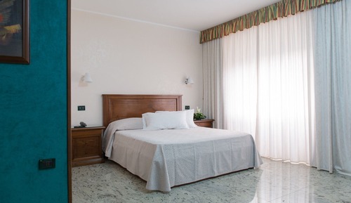 Chambre Triple, 3 lits une place