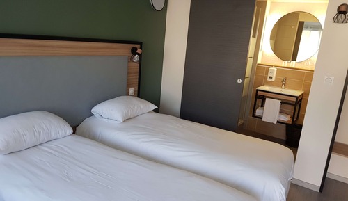 Chambre Standard, 2 lits une place