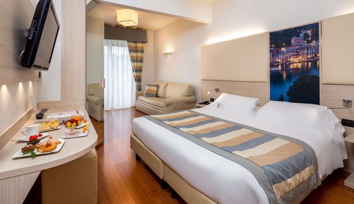 Chambre Deluxe, 1 grand lit, balcon, vue mer (Non Smoking)