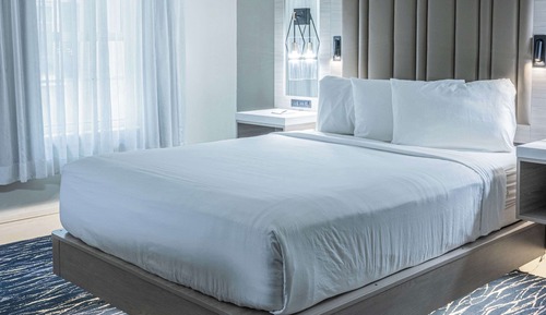 Chambre, 1 grand lit, accessible aux personnes à mobilité réduite, non-fumeurs
