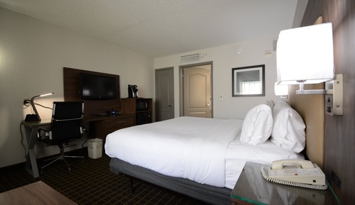 Chambre Standard, 1 très grand lit, baignoire accessible aux personnes à mobilité réduite (Mobility)