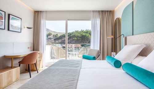 Suite Junior, balcon, vue mer (2 adults + 2 children)