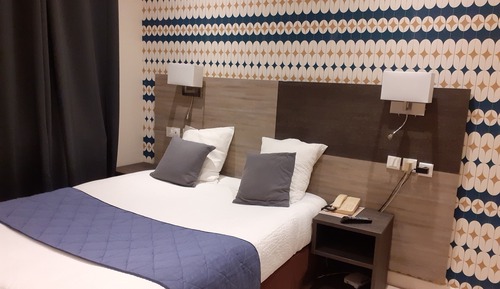 Chambre Simple Confort, 1 grand lit