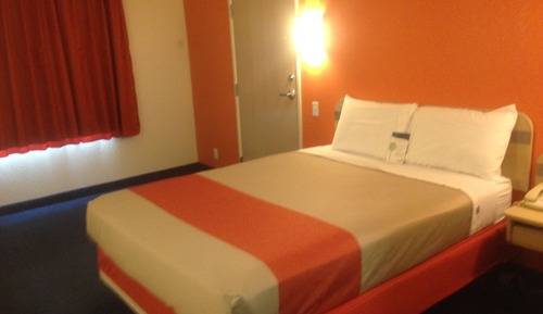 Chambre Standard, 1 très grand lit, non-fumeurs