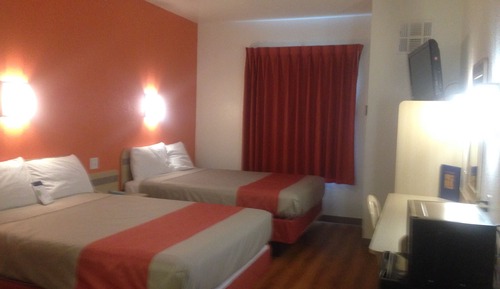 Chambre Standard, 1 très grand lit, accessible aux personnes à mobilité réduite, non-fumeurs