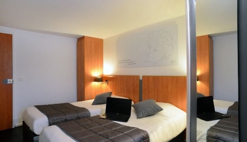 Chambre Standard Double ou avec lits jumeaux