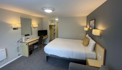 Chambre Familiale, 1 lit double et 1 canapé-lit, non-fumeurs