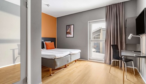 Chambre Économique, 2 lits une place, non-fumeurs (first night parking included)