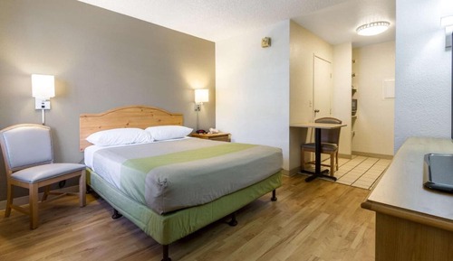 Suite Standard, 1 grand lit, accessible aux personnes à mobilité réduite, non-fumeurs