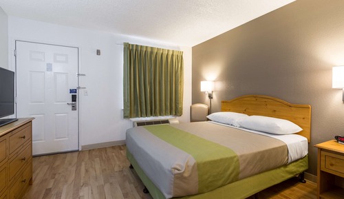 Chambre Standard, 1 grand lit, accessible aux personnes à mobilité réduite, non-fumeurs