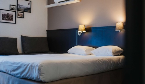 Chambre Confort, 1 lit double, non-fumeurs, baignoire
